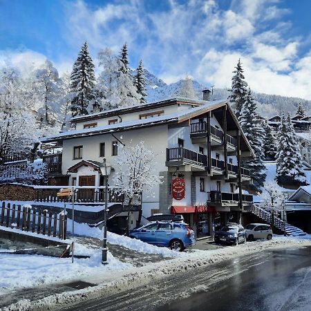 Hotel Meuble Meridiana Valtournenche Eksteriør billede