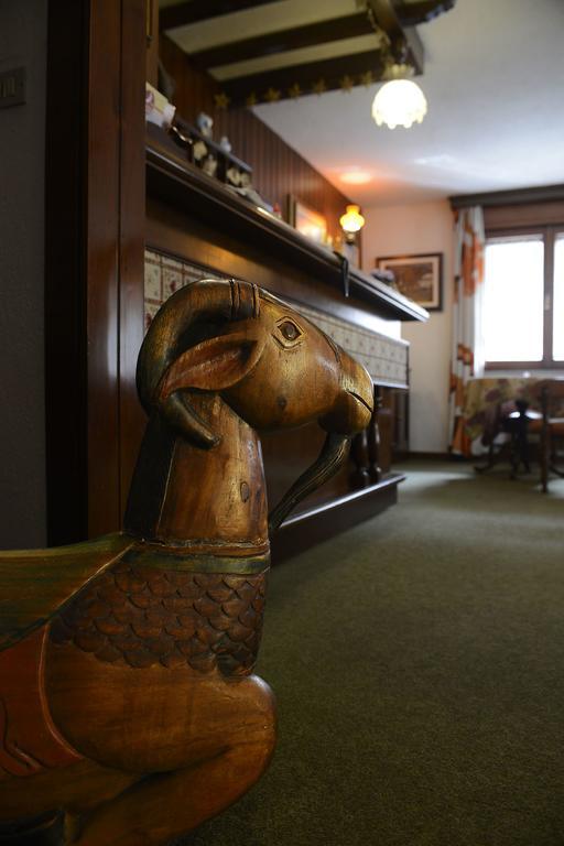 Hotel Meuble Meridiana Valtournenche Eksteriør billede