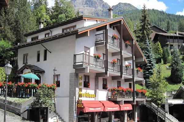 Hotel Meuble Meridiana Valtournenche Eksteriør billede