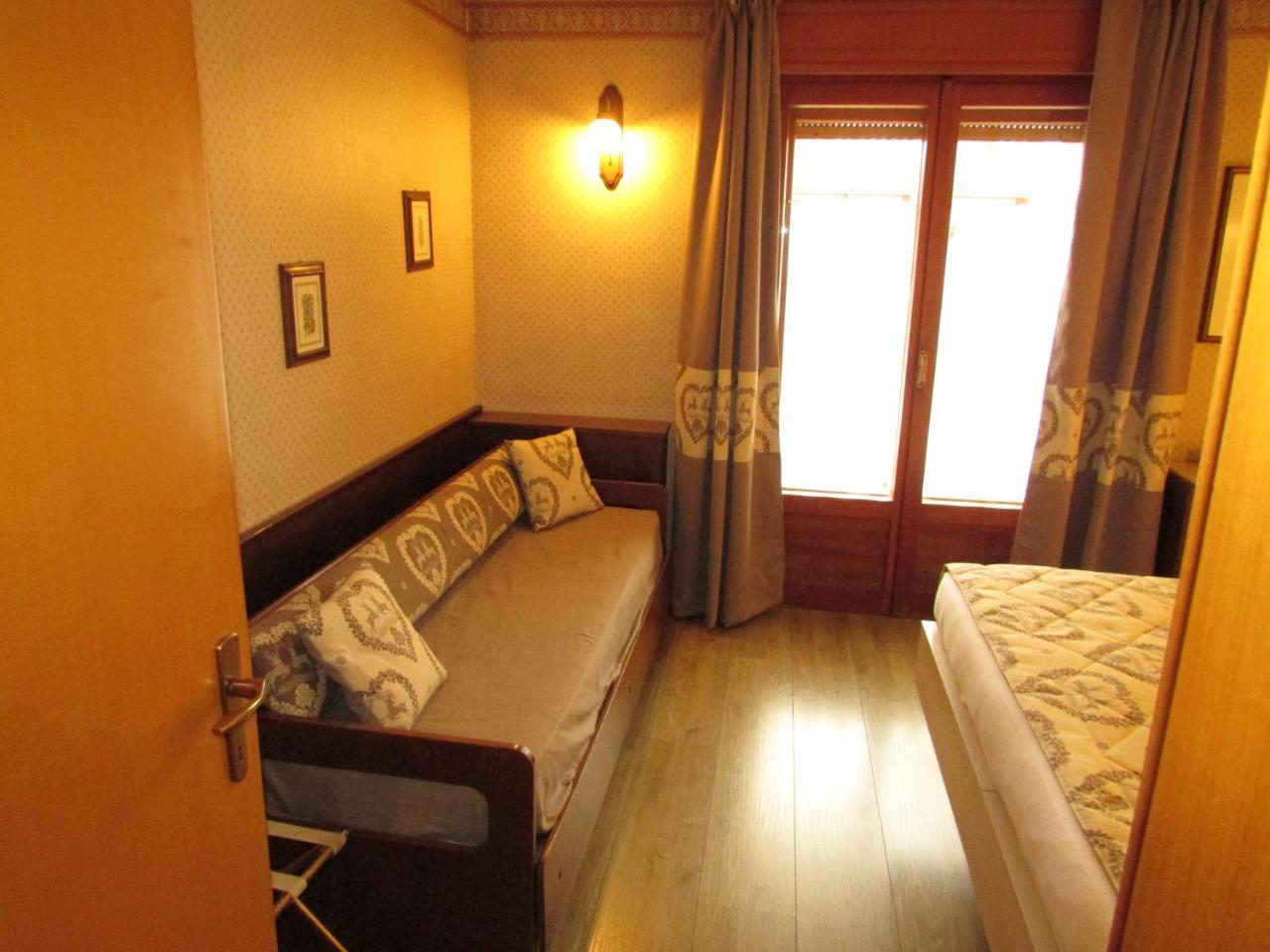 Hotel Meuble Meridiana Valtournenche Eksteriør billede