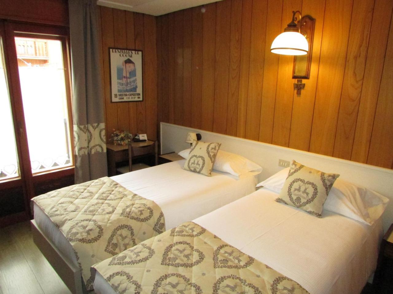 Hotel Meuble Meridiana Valtournenche Eksteriør billede