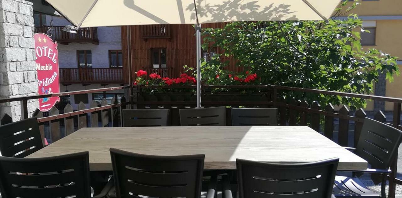 Hotel Meuble Meridiana Valtournenche Eksteriør billede
