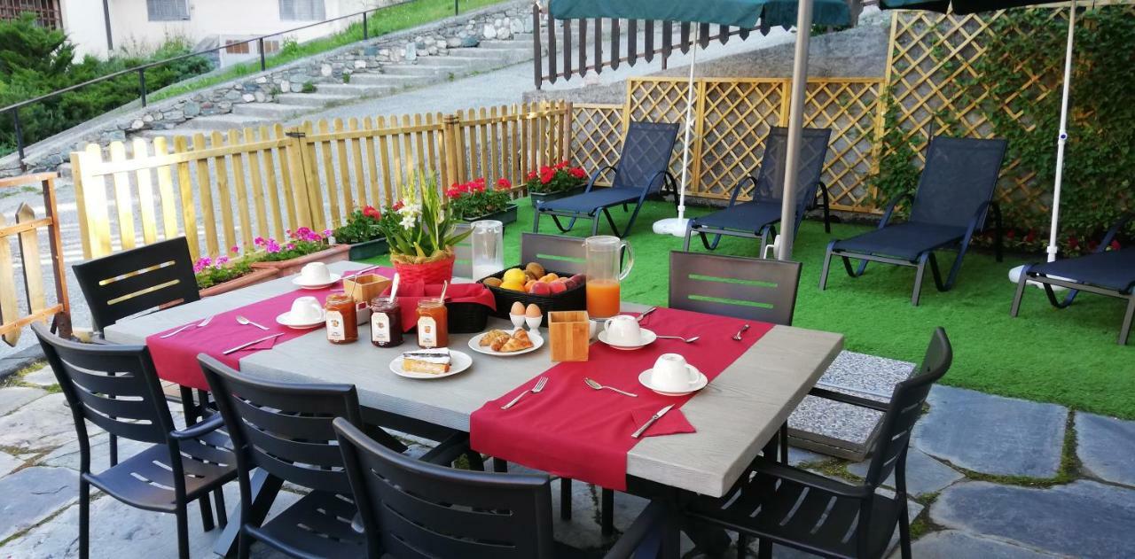 Hotel Meuble Meridiana Valtournenche Eksteriør billede