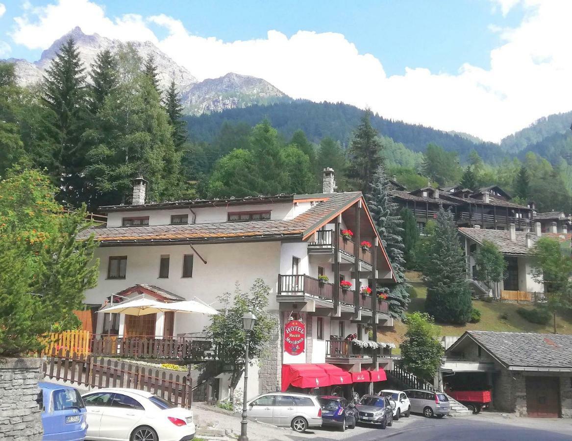 Hotel Meuble Meridiana Valtournenche Eksteriør billede
